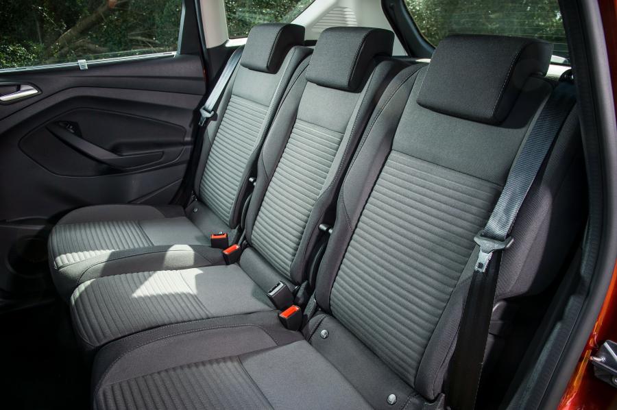 Интерьер Ford C-Max 2015 года  (фото 32 из 34)